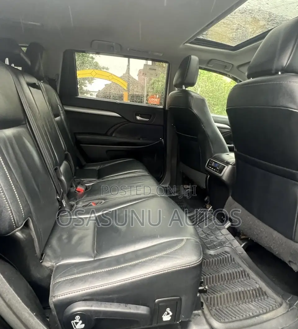 Toyota Highlander XLE 4x4 V6 (3.5L 6cyl 8A) 2017 Black