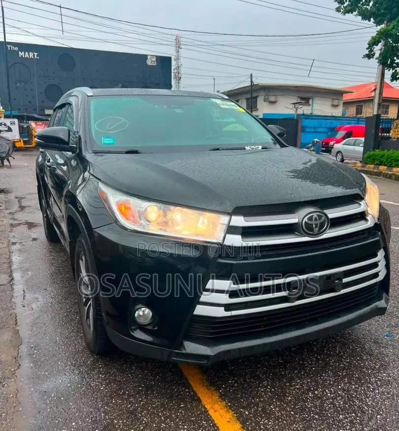 Toyota Highlander XLE 4x4 V6 (3.5L 6cyl 8A) 2017 Black