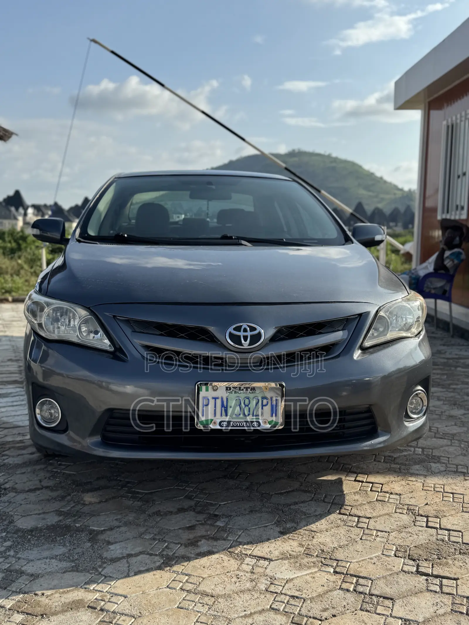 Toyota Corolla LE 4dr Sedan (1.8L 4cyl 4A) 2012 Gray
