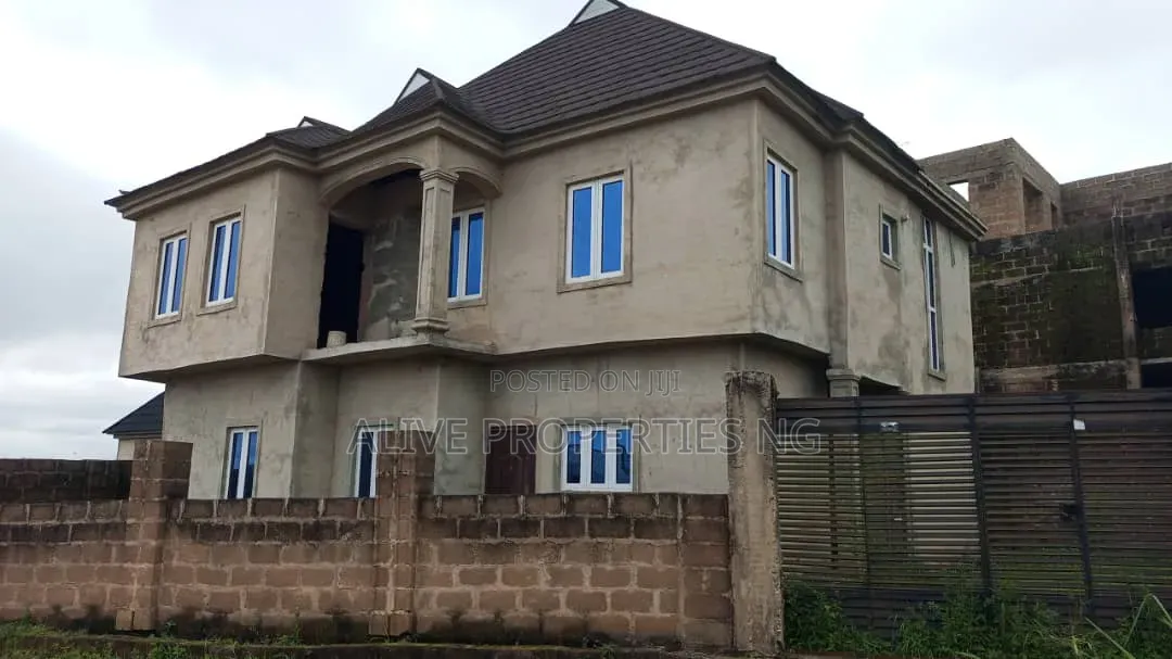 4bdrm Duplex in Moganna Estate, Ido for sale