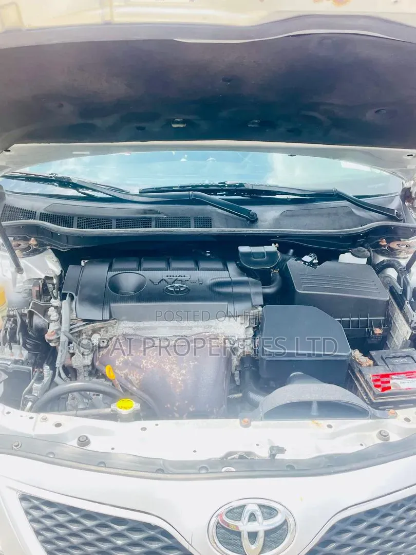Toyota Camry 2011 Silver