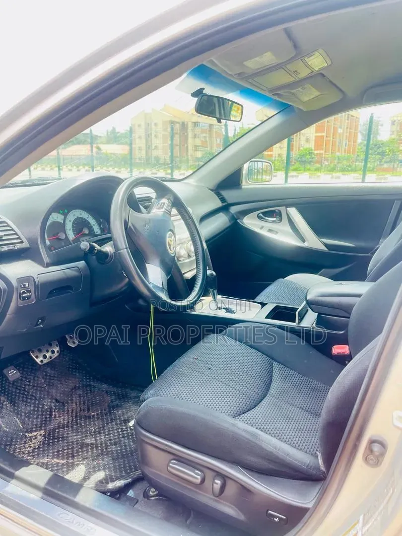 Toyota Camry 2011 Silver