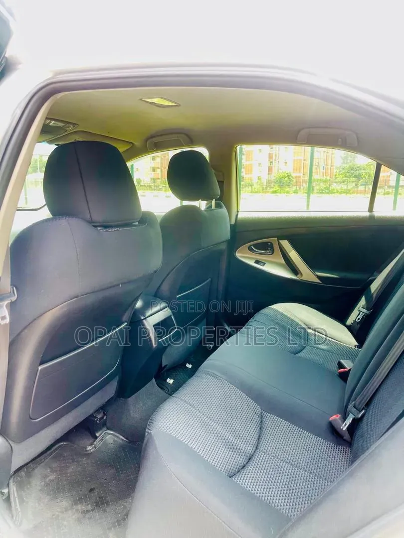 Toyota Camry 2011 Silver