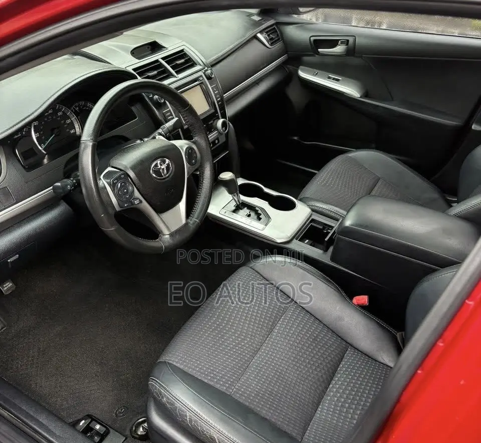 Toyota Camry SE 4dr Sedan (2.5L 4cyl 6A) 2012 Red