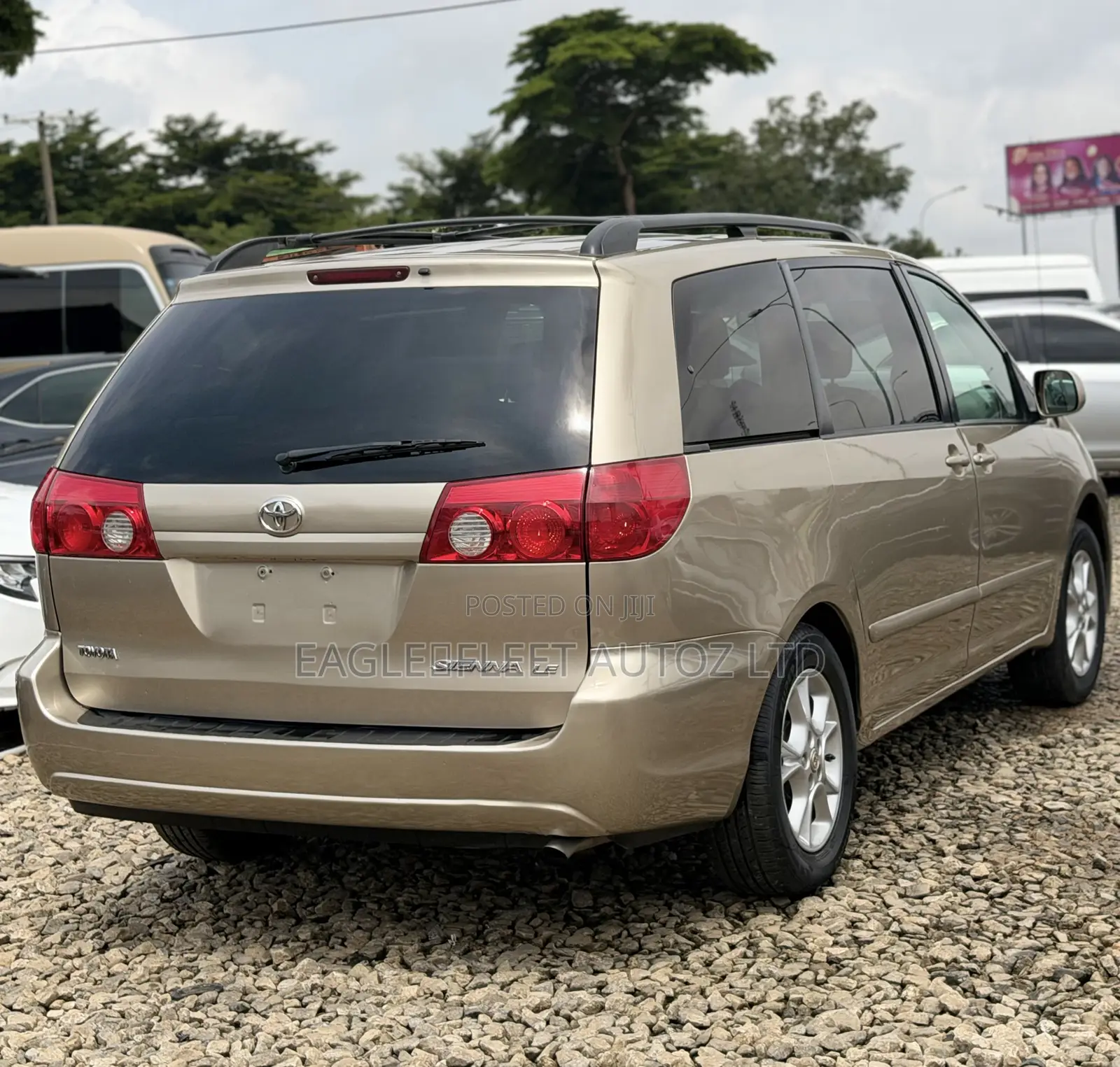 Toyota Sienna 2005 Gold
