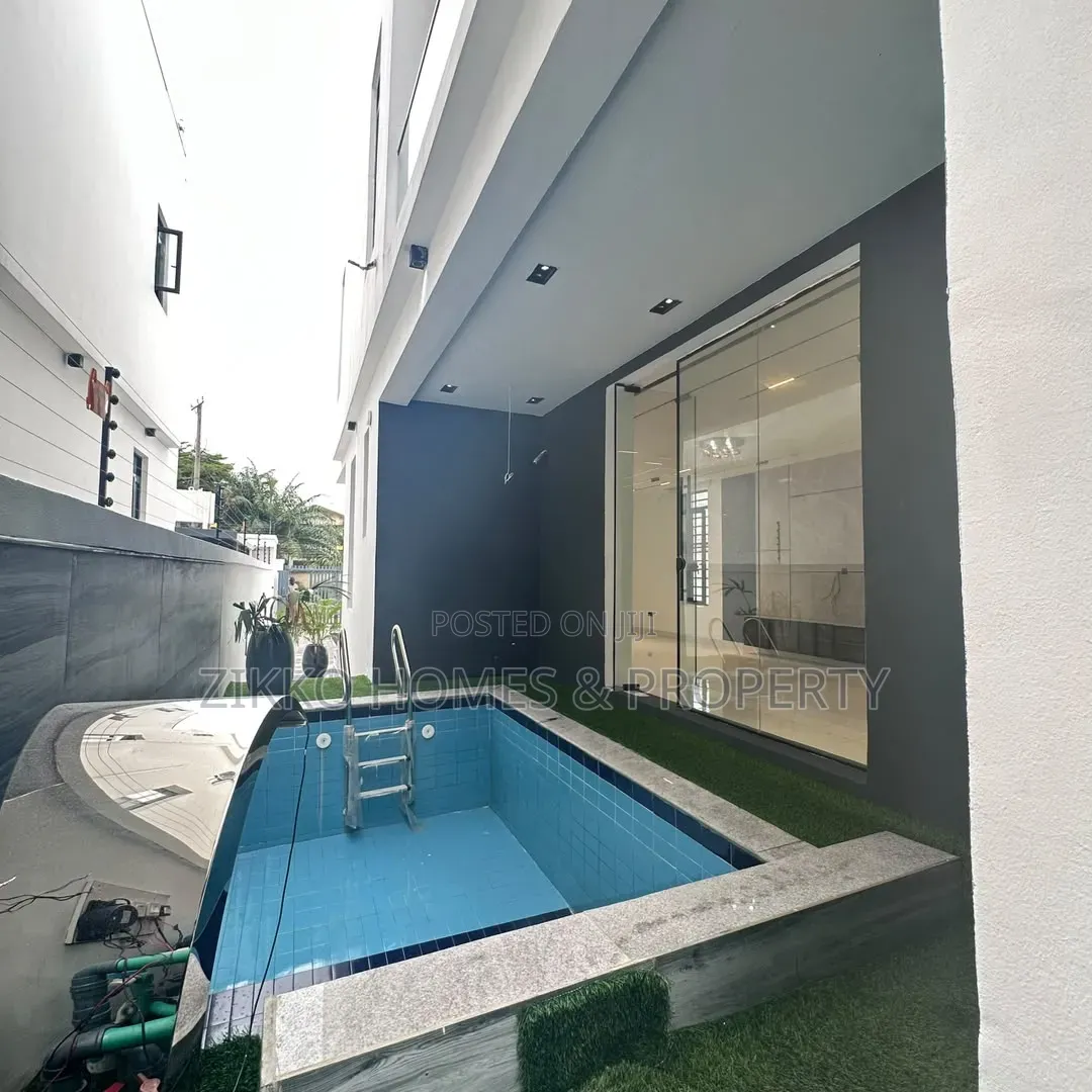 5bdrm Duplex in Lekki for sale