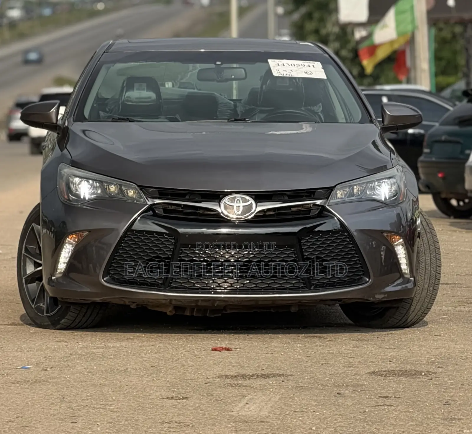 Toyota Camry XSE V6 4dr Sedan (3.5L 6cyl 6A) 2016 Gray
