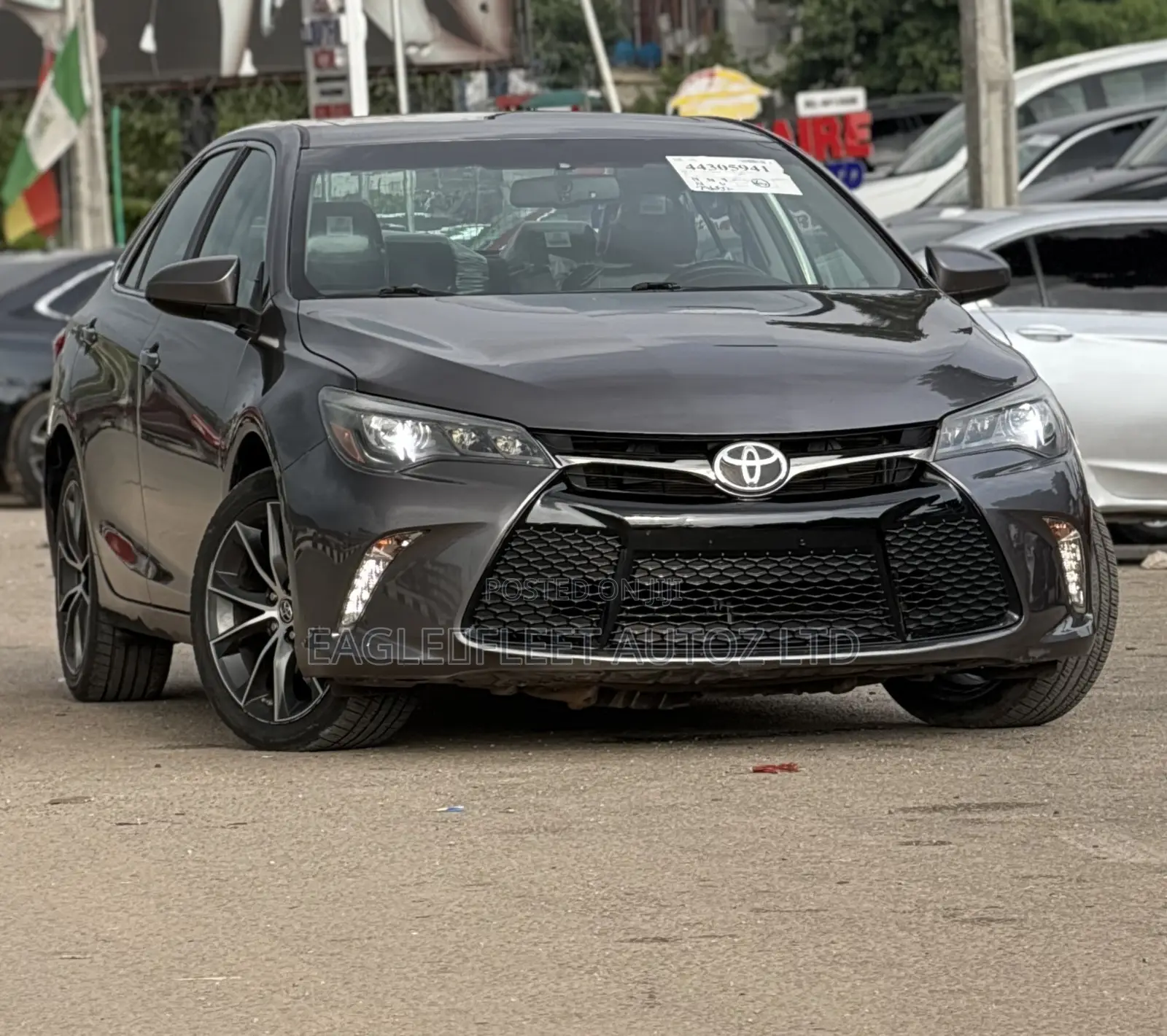 Toyota Camry XSE V6 4dr Sedan (3.5L 6cyl 6A) 2016 Gray