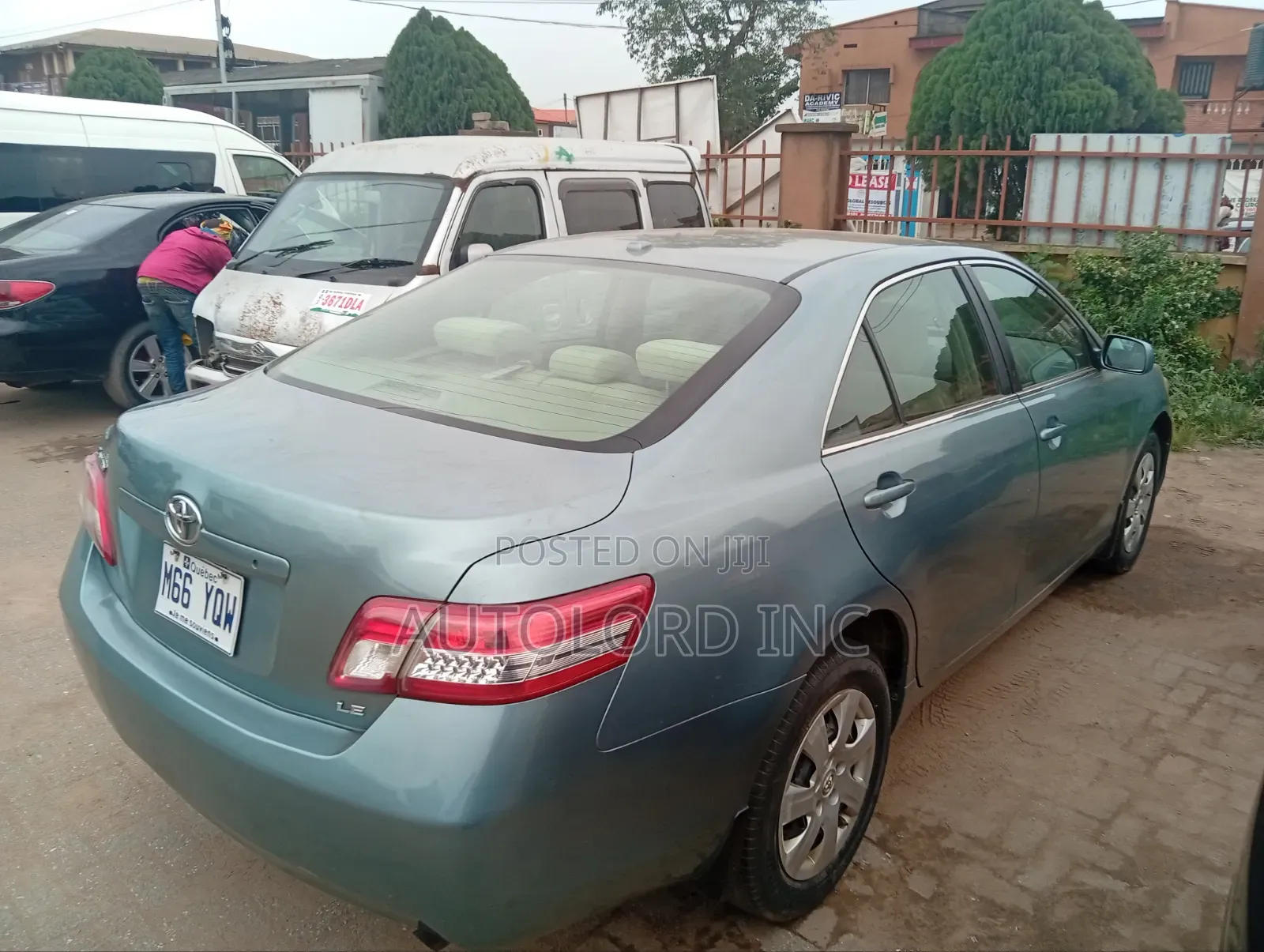 Toyota Camry LE 4dr Sedan (2.5L 4cyl 6AM) 2010 Green