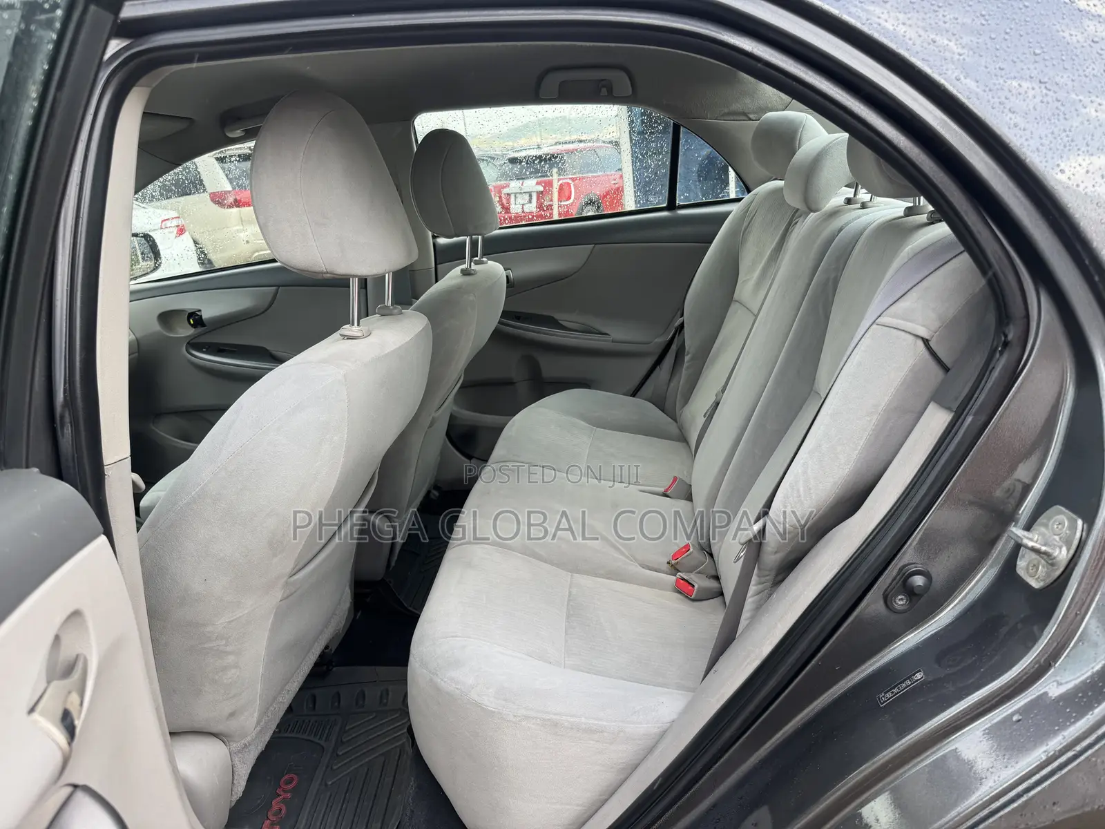 Toyota Corolla LE 4dr Sedan (1.8L 4cyl 4A) 2010 Gray