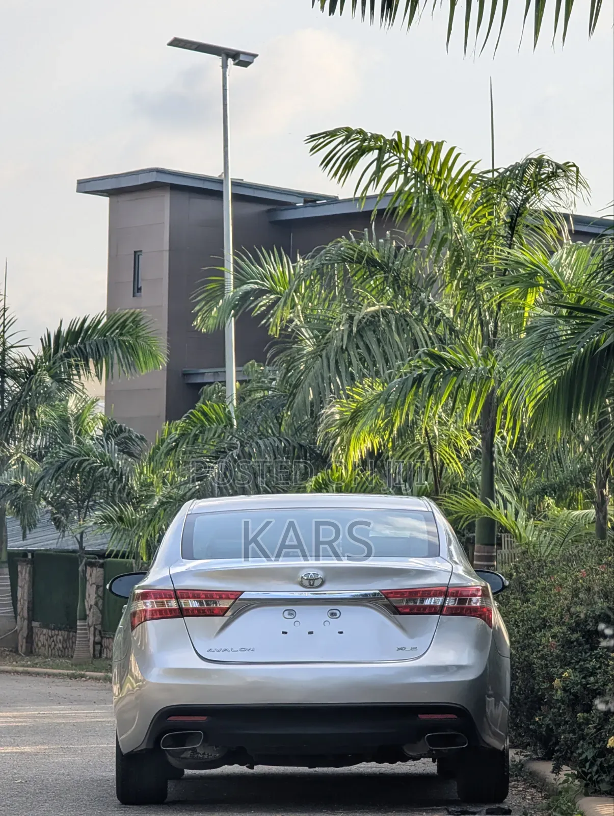 Toyota Avalon XLE Sedar FWD (3.5L 6cyl 6A) 2013 Silver