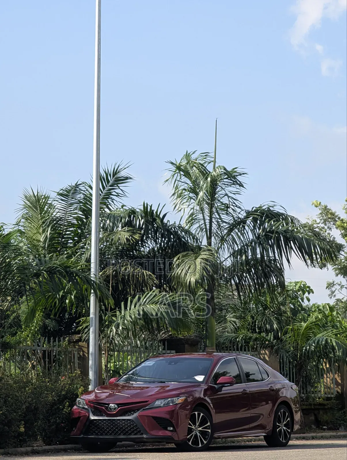 Toyota Camry SE FWD (2.5L 4cyl 8AM) 2018 Red