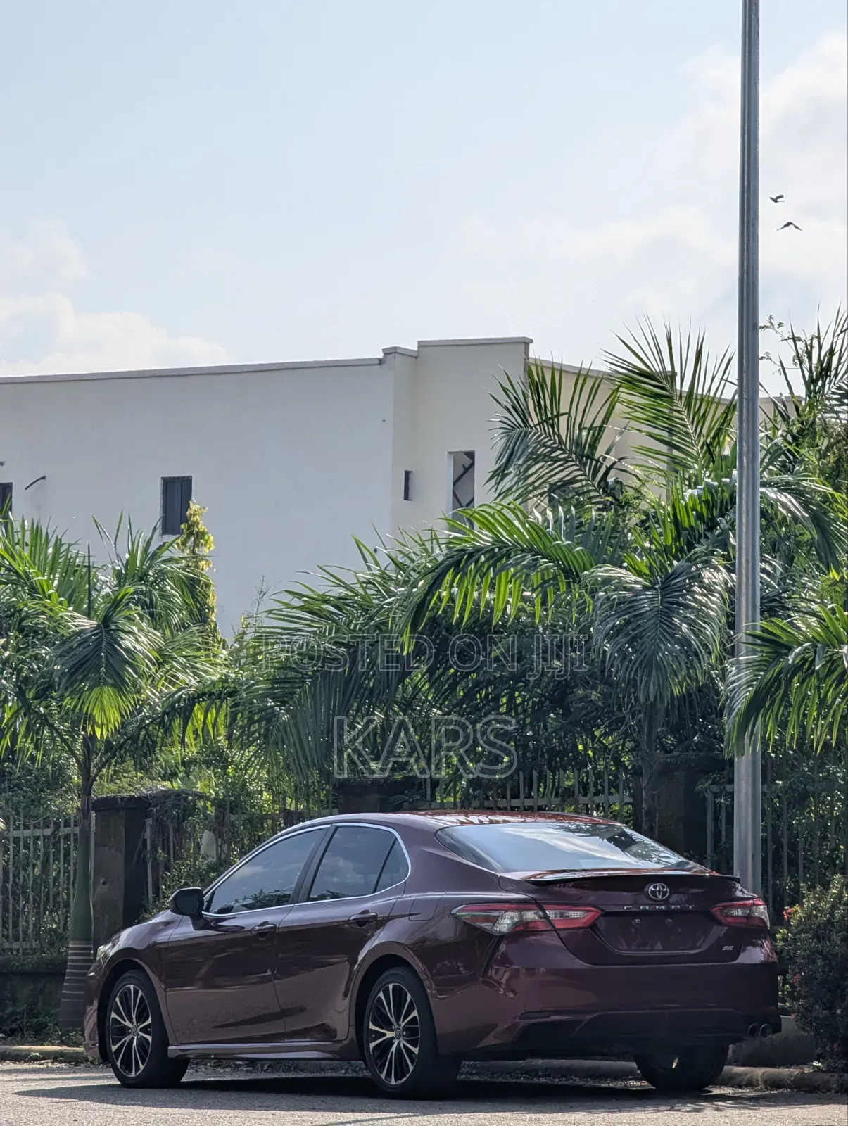 Toyota Camry SE FWD (2.5L 4cyl 8AM) 2018 Red