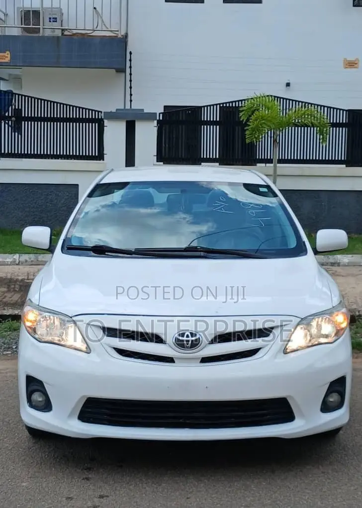 Toyota Corolla 2012 White