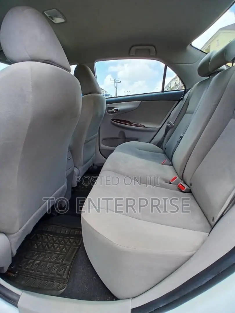 Toyota Corolla 2012 White