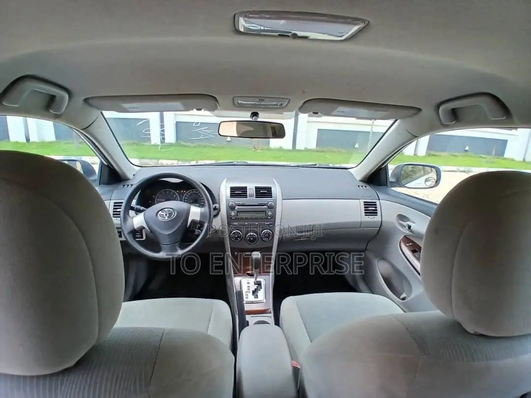 Toyota Corolla 2012 White
