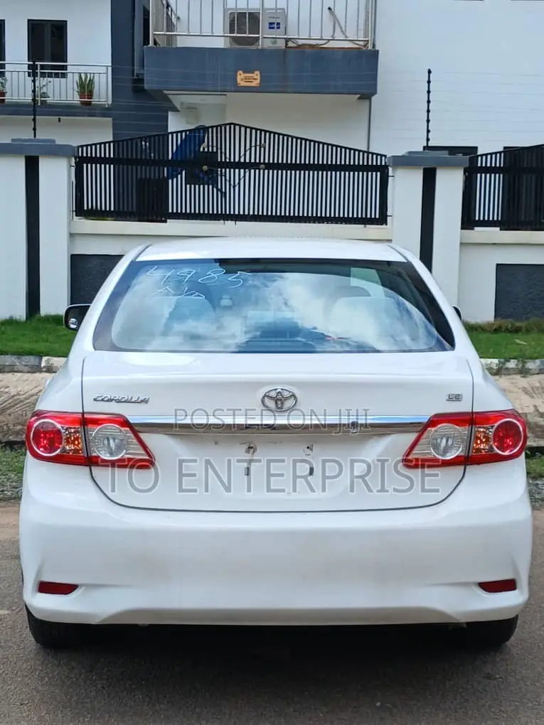 Toyota Corolla 2012 White