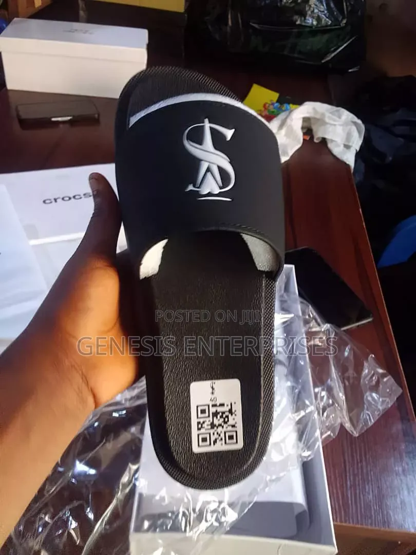 Carton Footwear With Guarantee