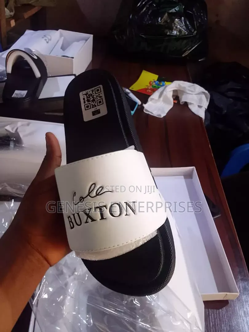 Carton Footwear With Guarantee