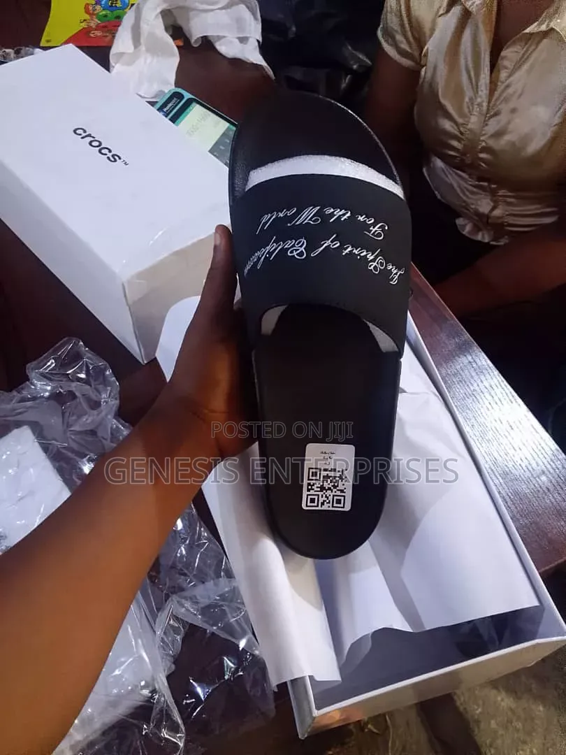Carton Footwear With Guarantee