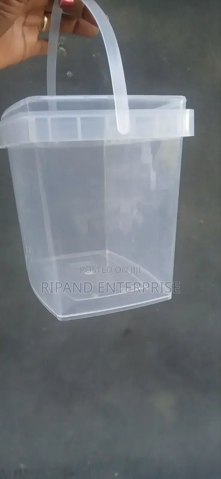 4 Litres Rectangular Transparent Buckets