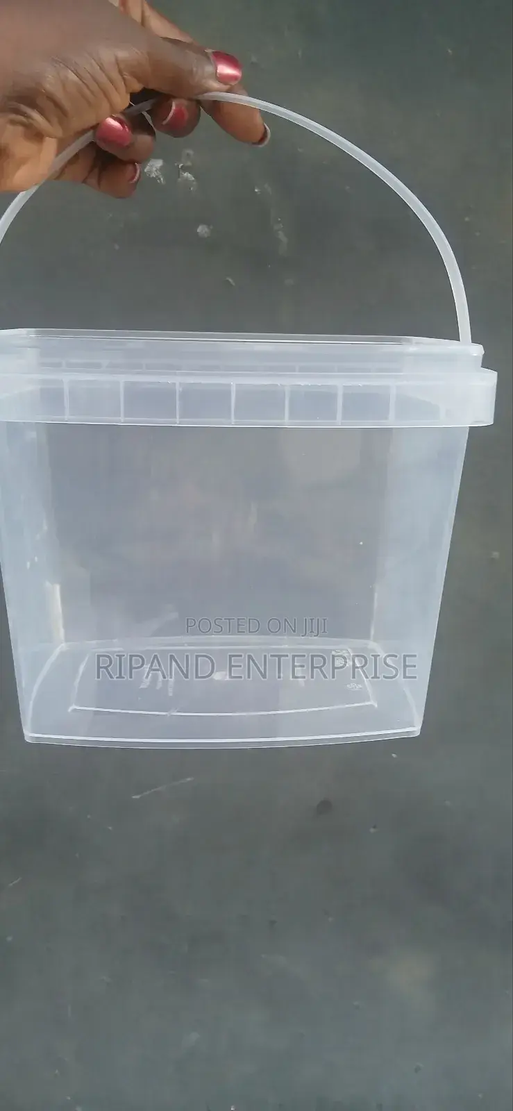 4 Litres Rectangular Transparent Buckets