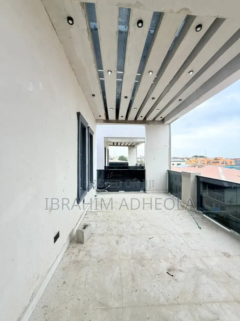 5bdrm Duplex in Opebi for sale