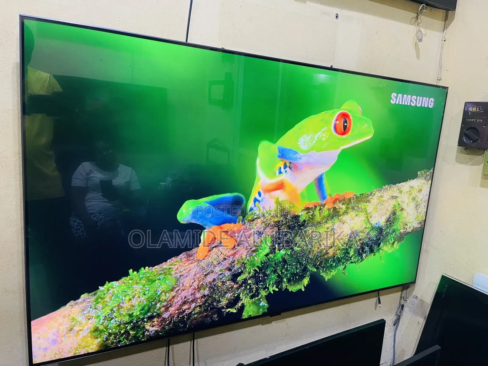 Samsung 65" Q80C QLED Smart TV (2023)120Hz Refresh Rate for Gaming