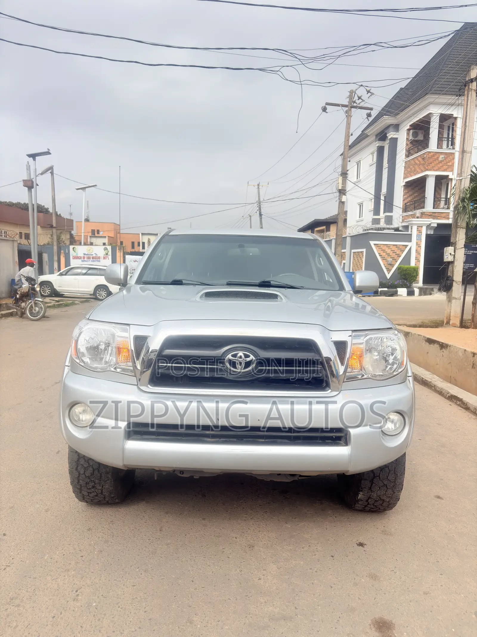 Toyota Tacoma X-Runner V6 2010 Silver
