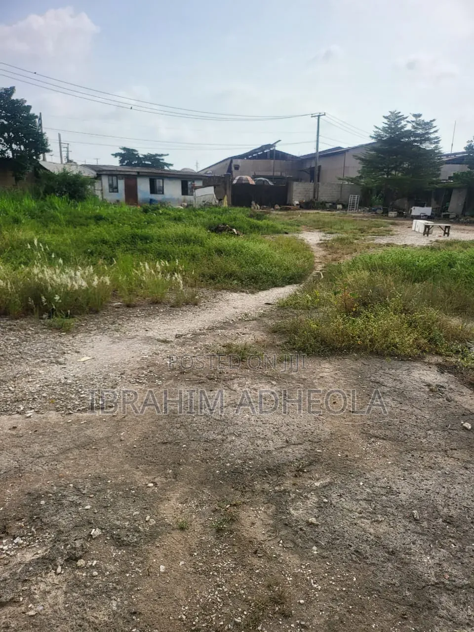 1 Unit of Warehouse Measuring 215 Square Meters Available Fo