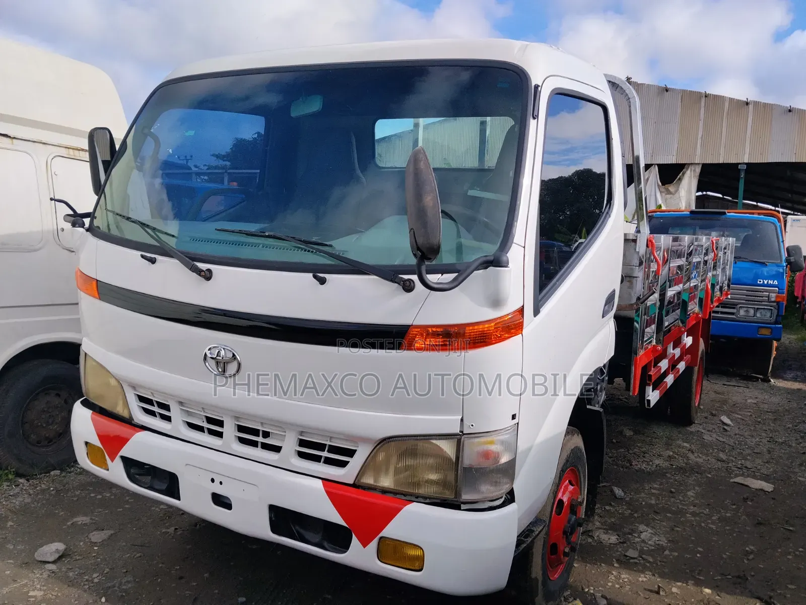 Toyota Dyna400 2009 White