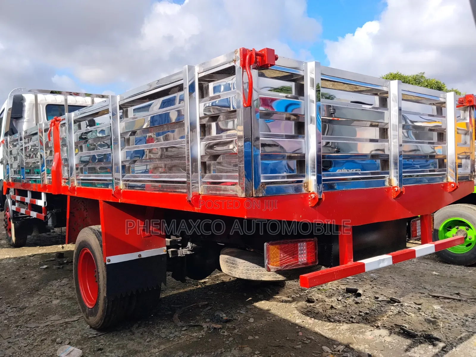 Toyota Dyna400 2009 White