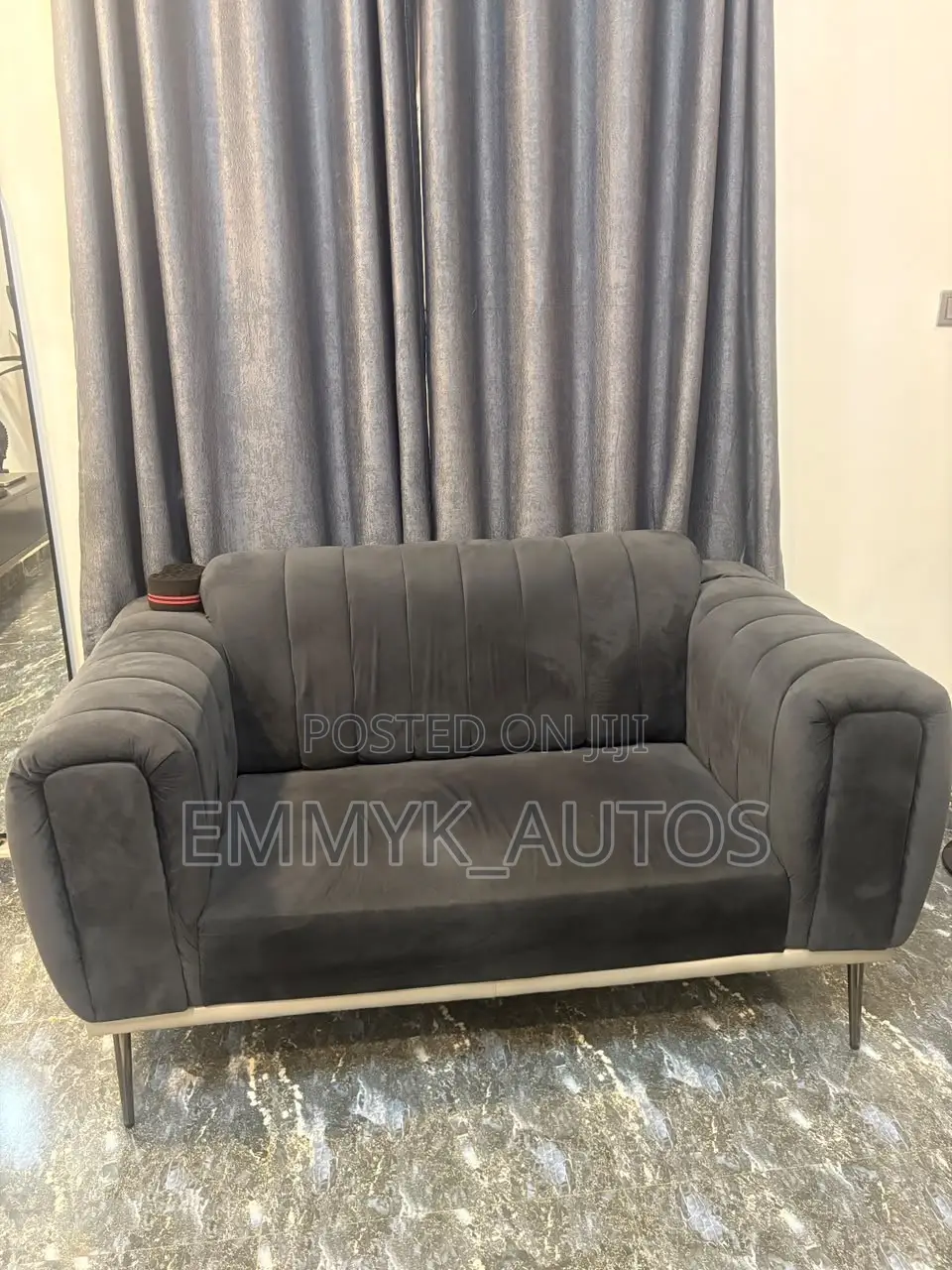 Sitting Room Sofer