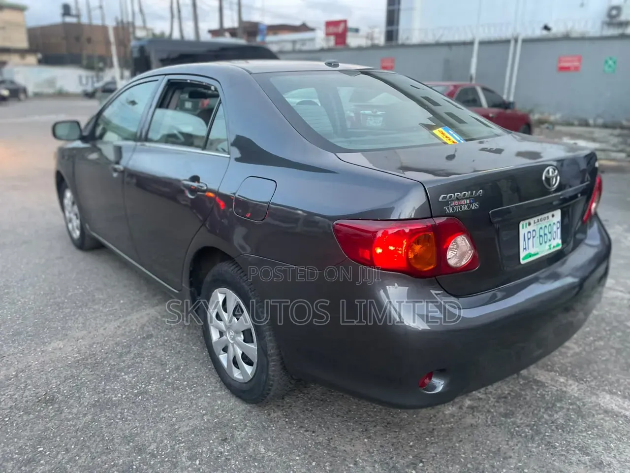 Toyota Corolla LE 4dr Sedan (1.8L 4cyl 4A) 2010 Gray