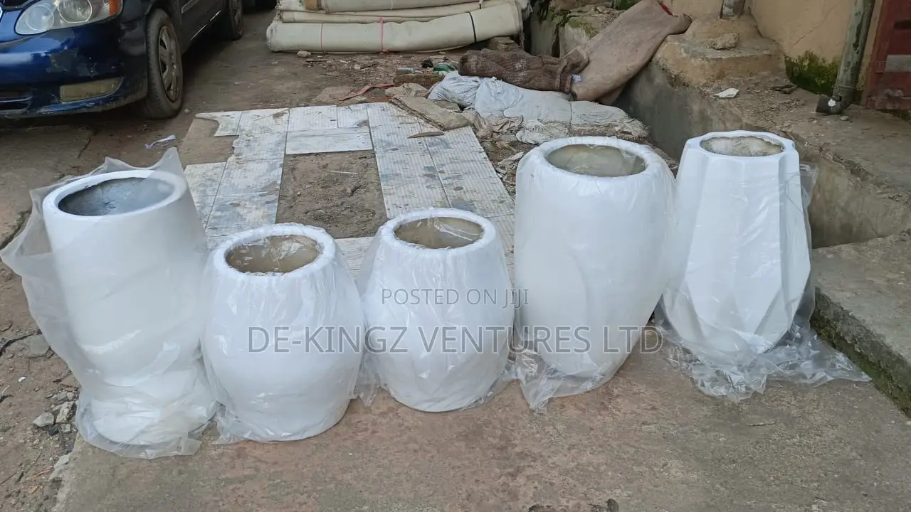 Flower Vases of All Sizes and Decoration Pot