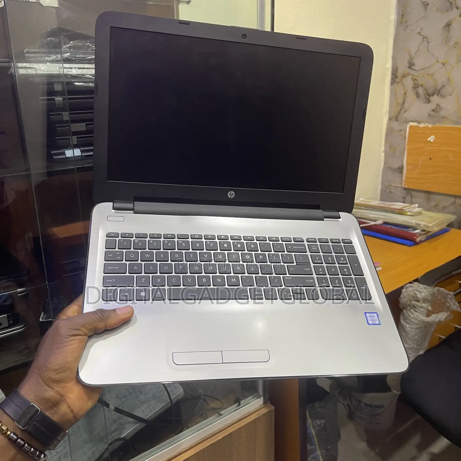 Laptop HP 15-da2933nia 8GB Intel Core i5 SSD 256GB