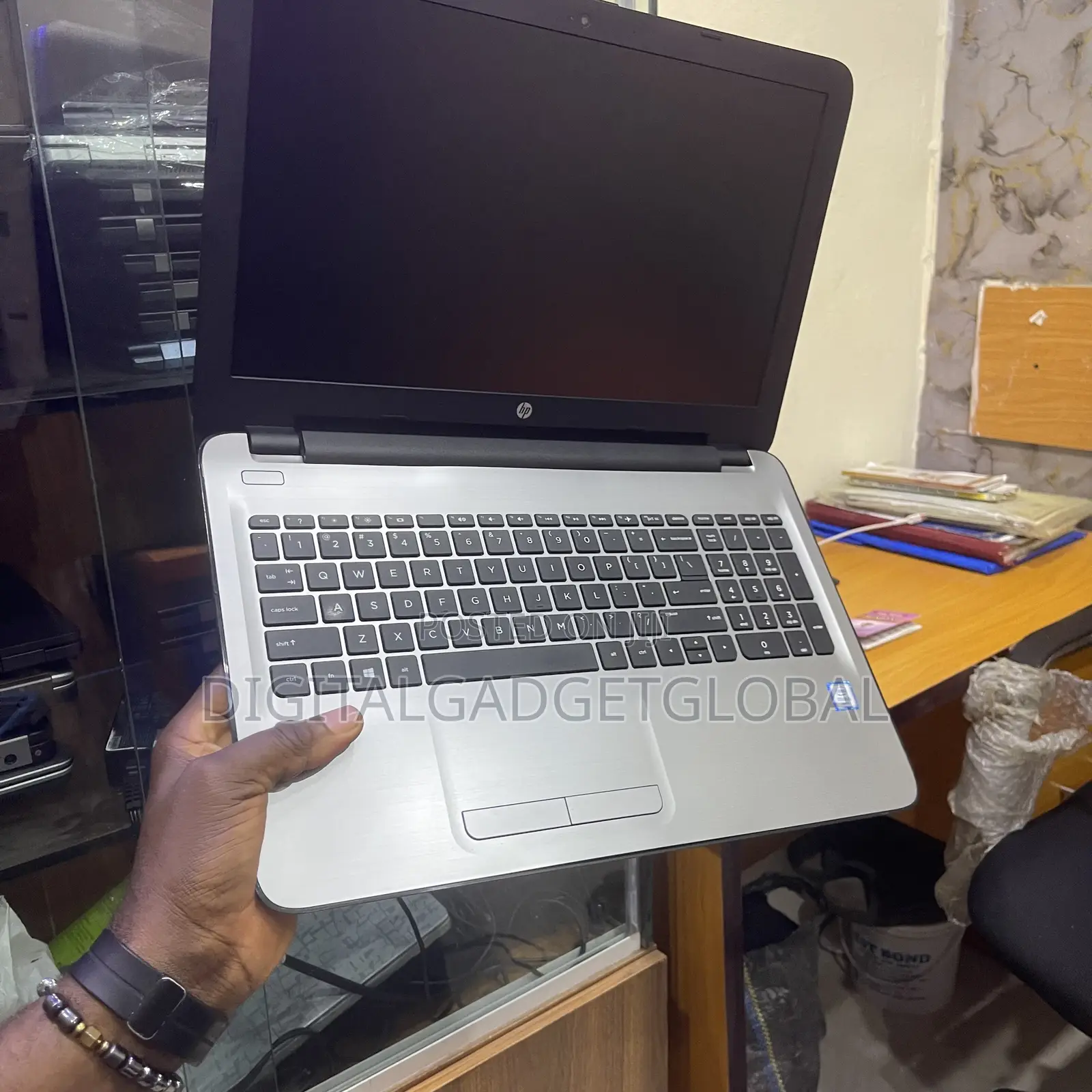 Laptop HP 15-da2933nia 8GB Intel Core i5 SSD 256GB