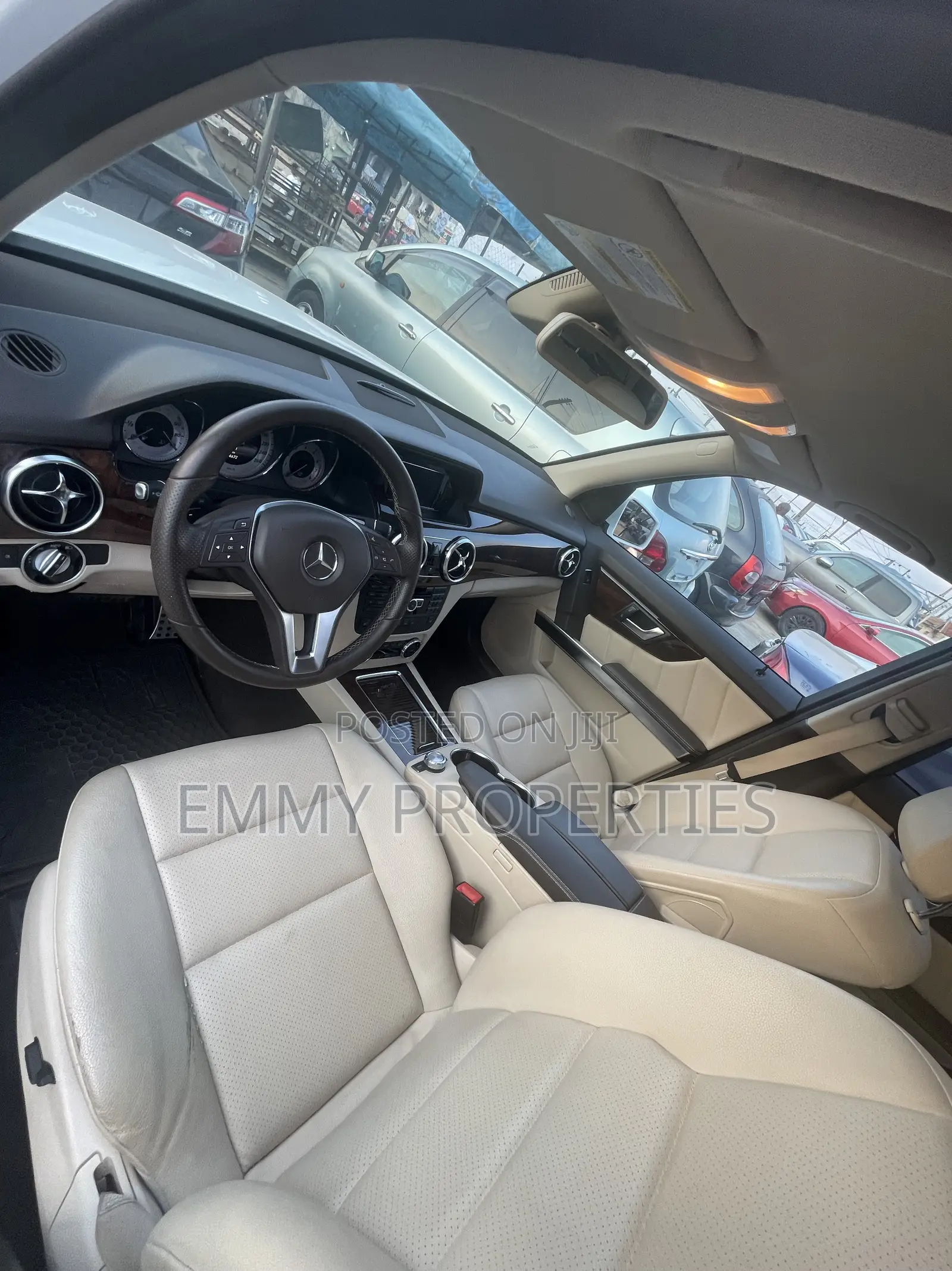 Mercedes-Benz GLK-Class Base GLK 350 4dr AWD 4MATIC (3.5L 6cyl 7A) 2015