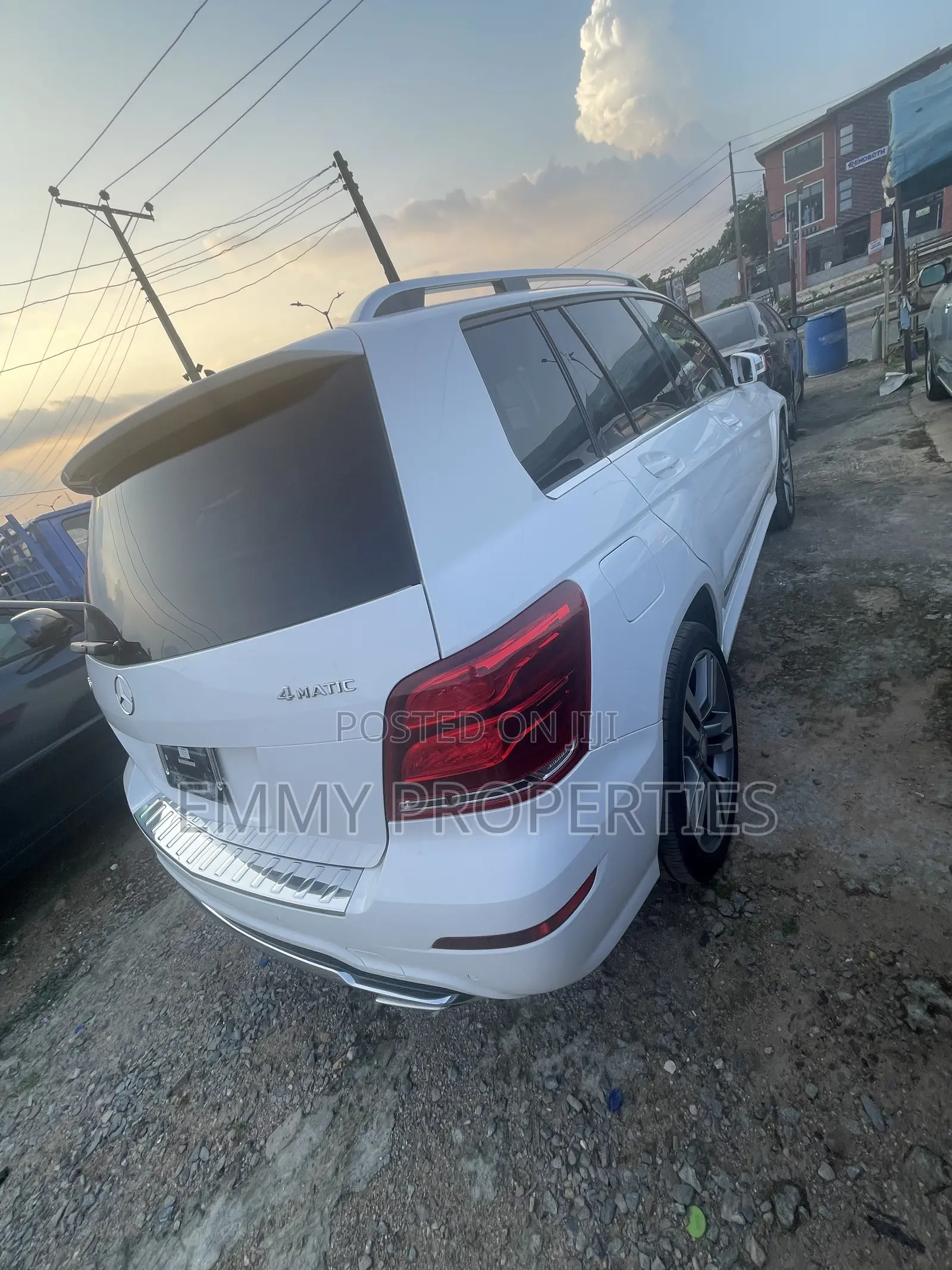 Mercedes-Benz GLK-Class Base GLK 350 4dr AWD 4MATIC (3.5L 6cyl 7A) 2015