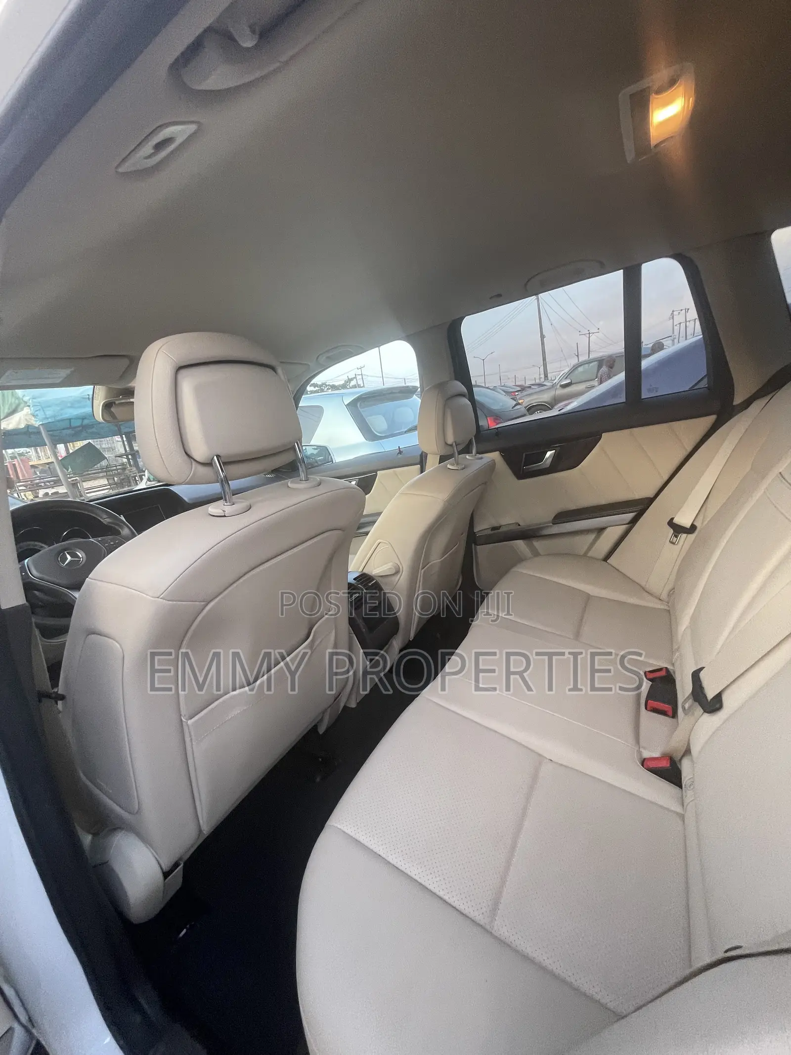 Mercedes-Benz GLK-Class Base GLK 350 4dr AWD 4MATIC (3.5L 6cyl 7A) 2015
