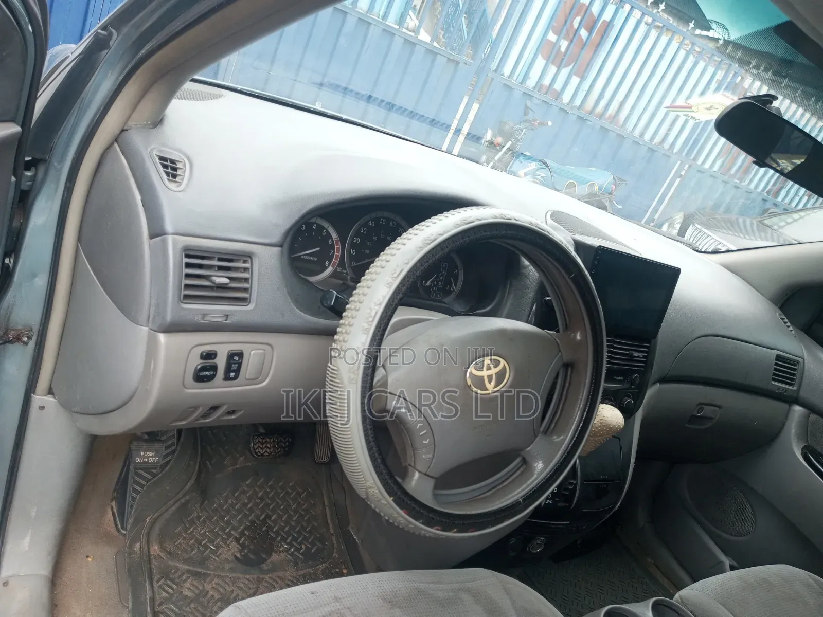 Toyota Sienna 2005 Blue