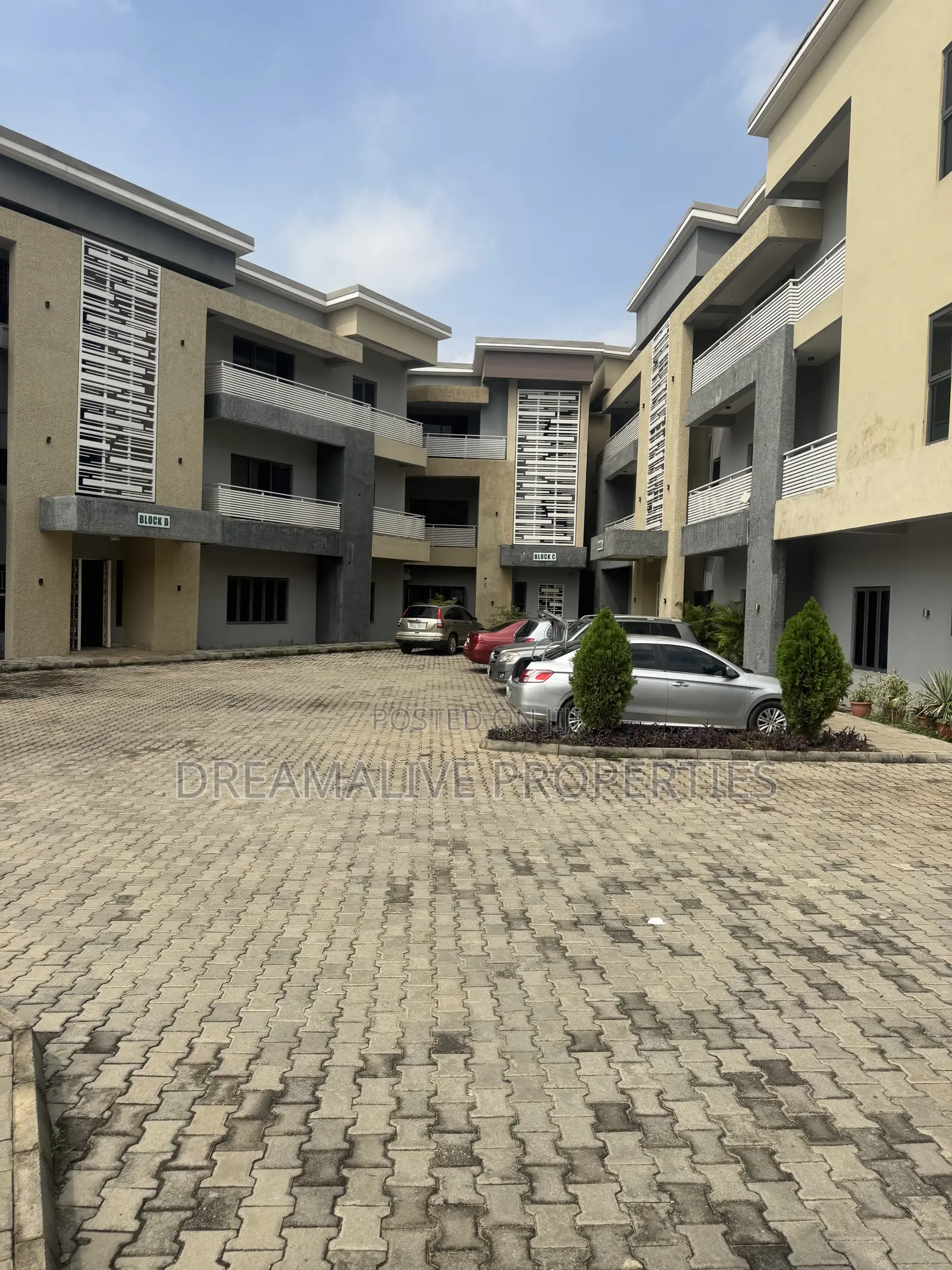 3bdrm Apartment in Trans Engineering, Dawaki for sale