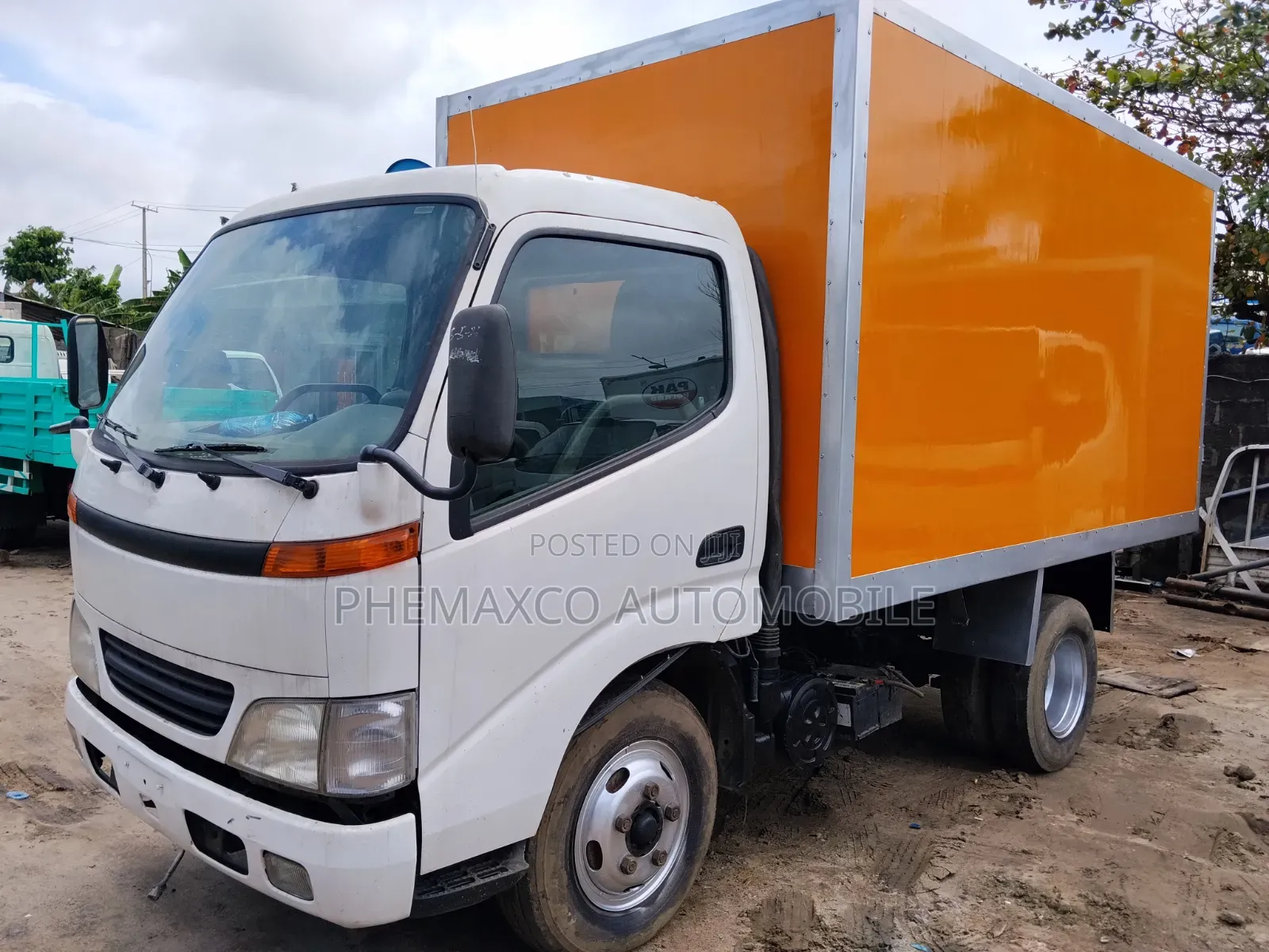Toyota Dyna200 Foreign Used Covered Body