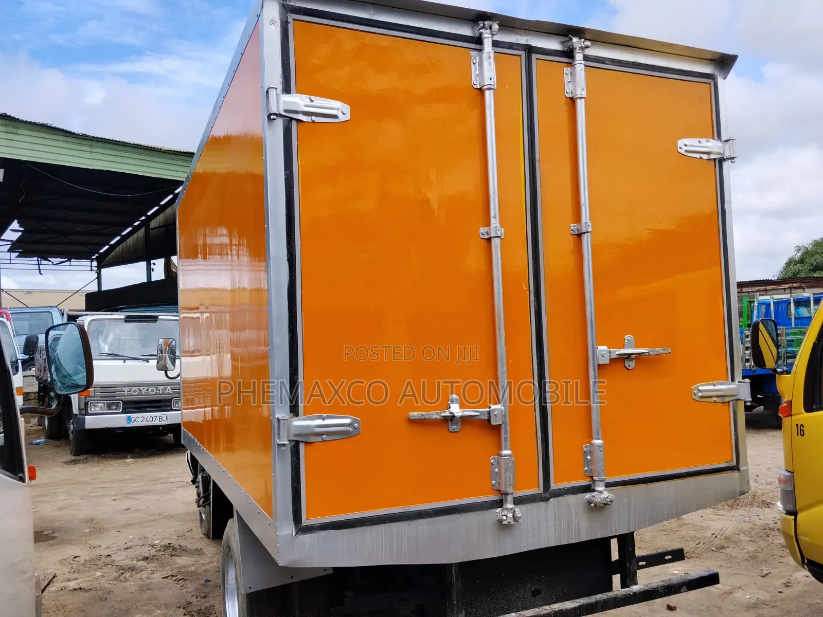 Toyota Dyna200 Foreign Used Covered Body