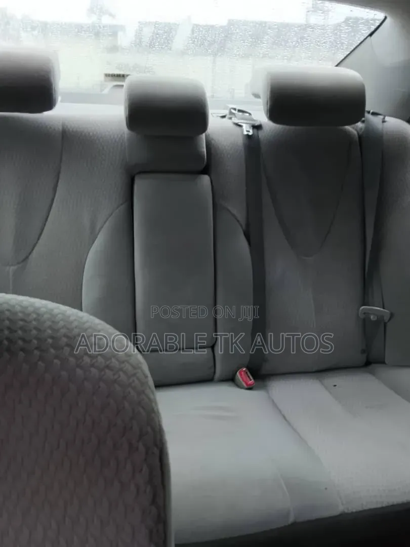 Toyota Camry LE 4dr Sedan (2.5L 4cyl 6AM) 2010 Gray
