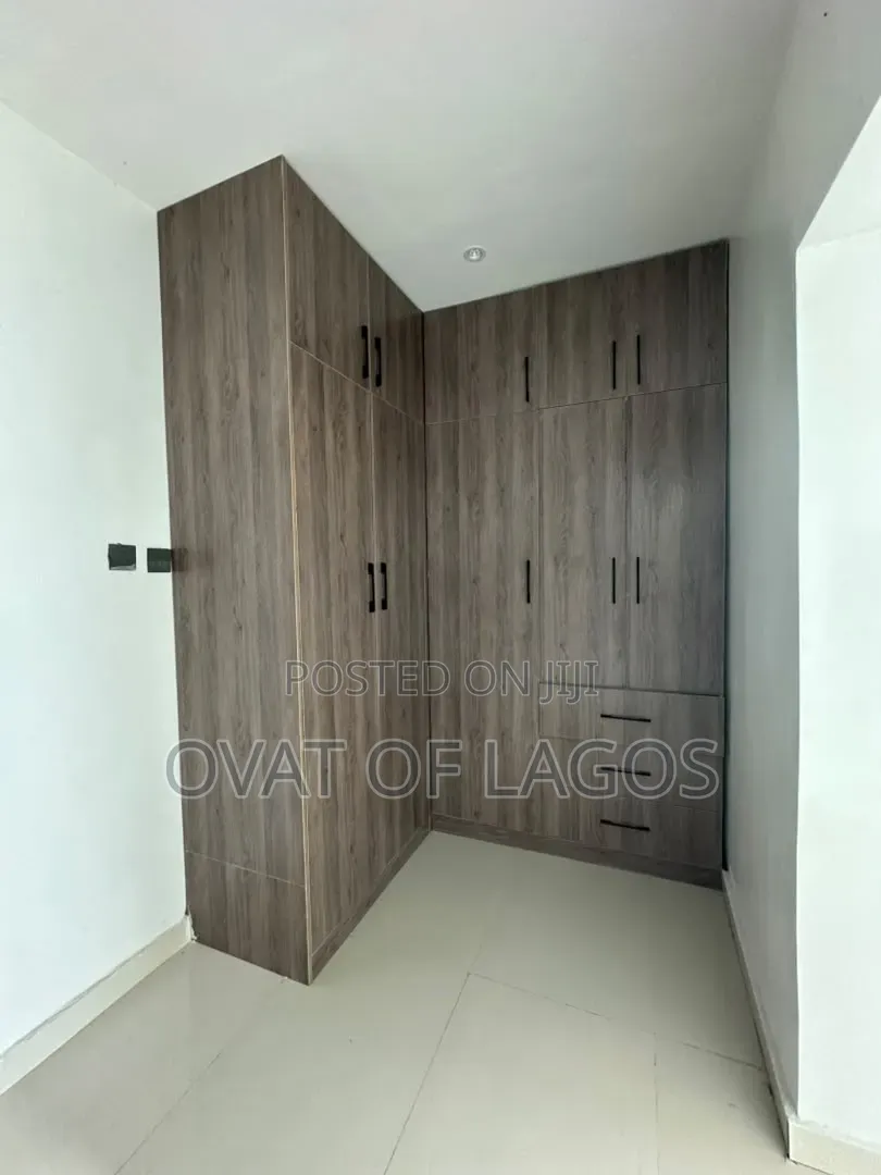 5bdrm Duplex in Megamound, Ikota for sale