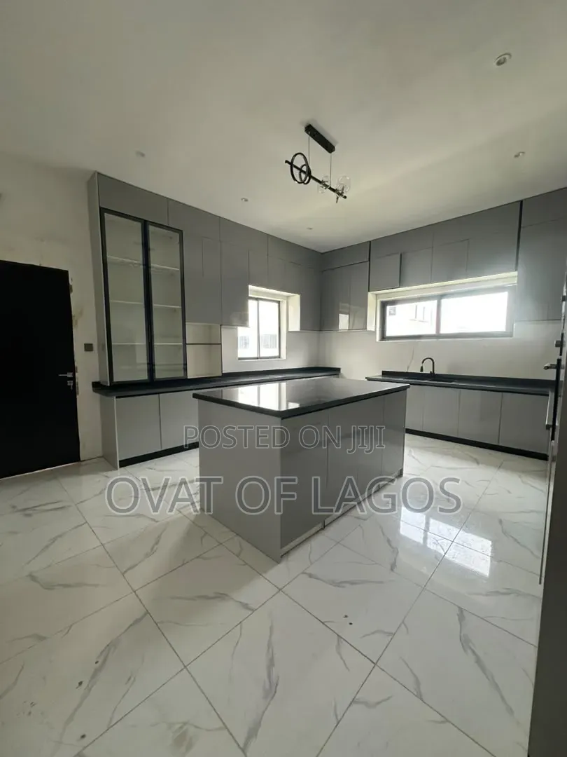 5bdrm Duplex in Megamound, Ikota for sale
