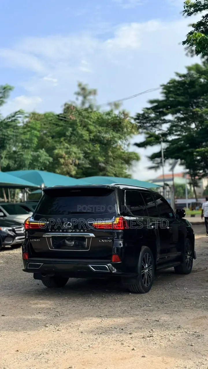 Lexus LX 2018 Black