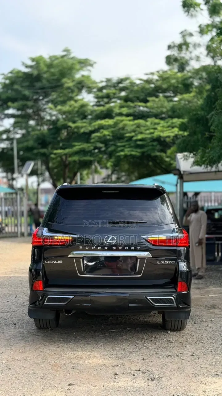 Lexus LX 2018 Black