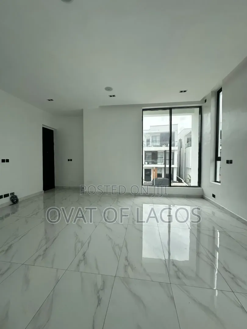 5bdrm Duplex in Megamound, Ikota for sale